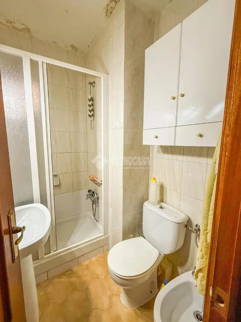 Baño de Piso en venta en Parla con Calefacción