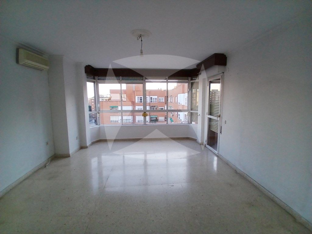 Sala d'estar de Pis en venda en Badajoz Capital amb Aire condicionat, Terrassa i Balcó