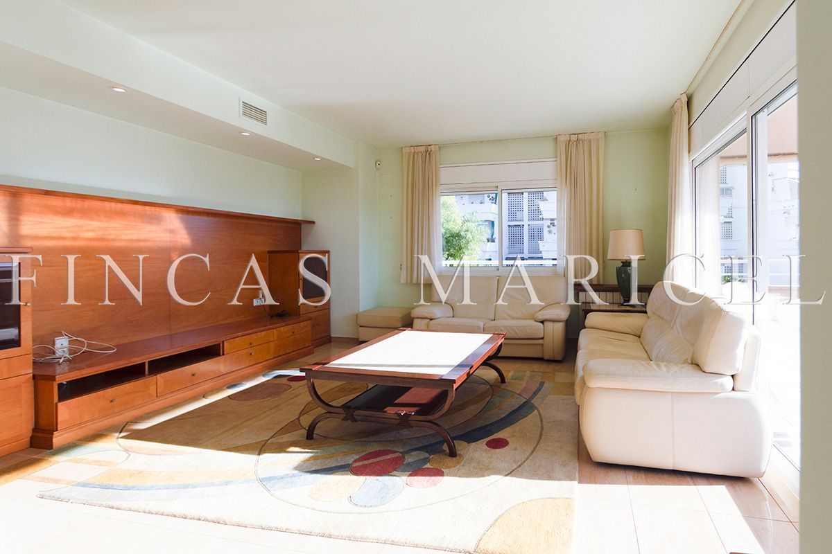 Living room of Flat for sale in Sitges  with Air Conditioner, Heating and Terrace