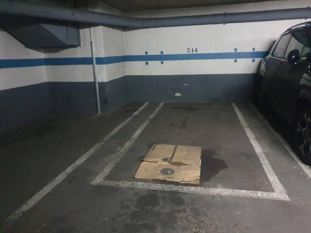 Garaje en Venta en La Torrassa