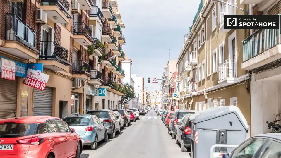Vista exterior de Pis de lloguer en Burjassot amb Aire condicionat, Calefacció i Moblat
