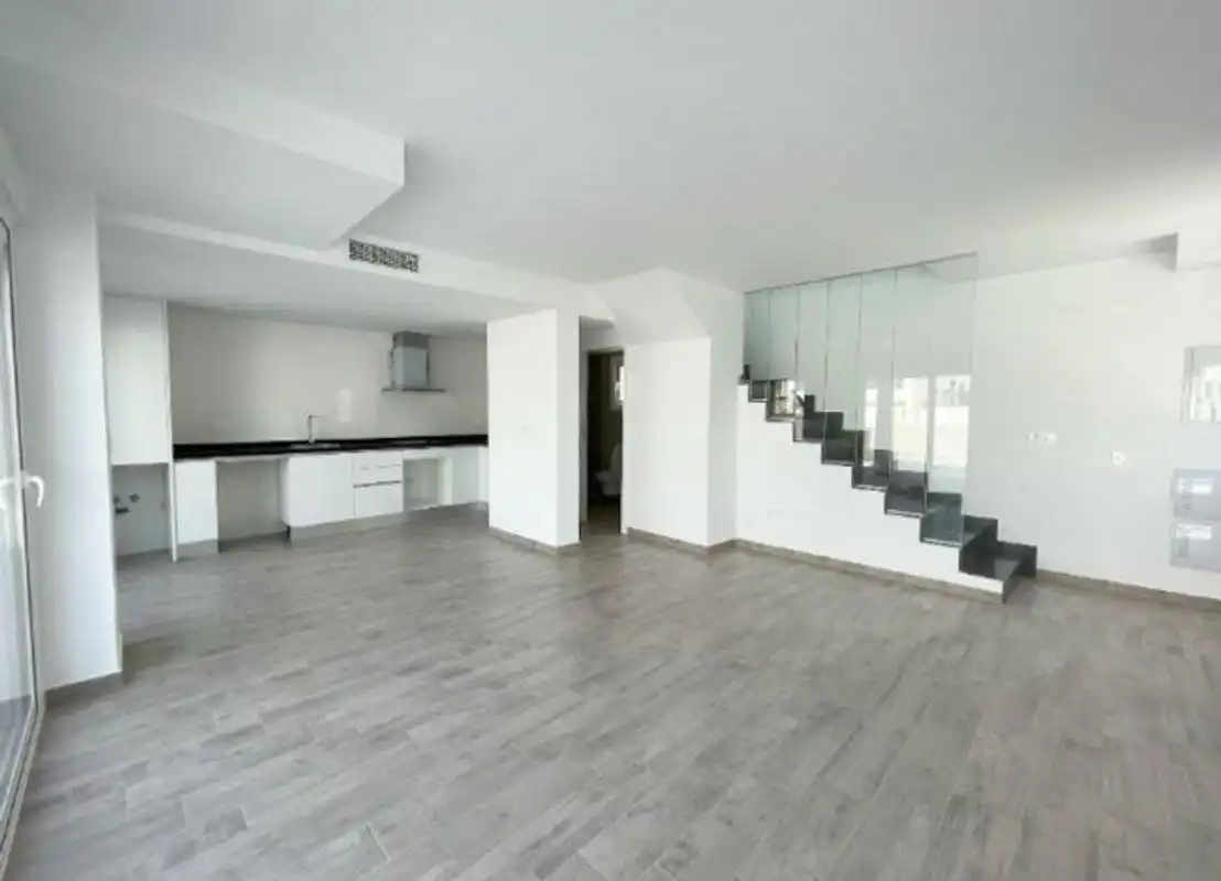 Casa aparellada en venda a Carrer de Xipre, imagen 5