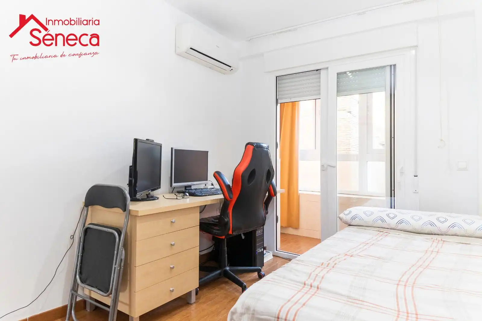 Bedroom of Flat for sale in Córdoba  with Air Conditioner, Terrace and Storage room