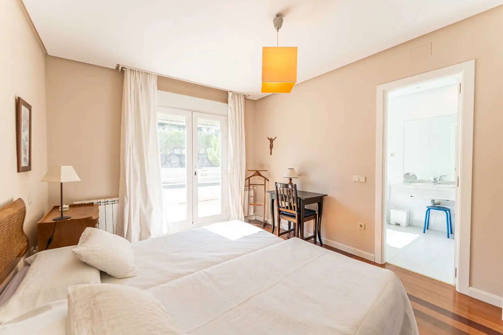Dormitori de Casa o xalet en venda en Torrelodones amb Calefacció, Jardí privat i Parquet