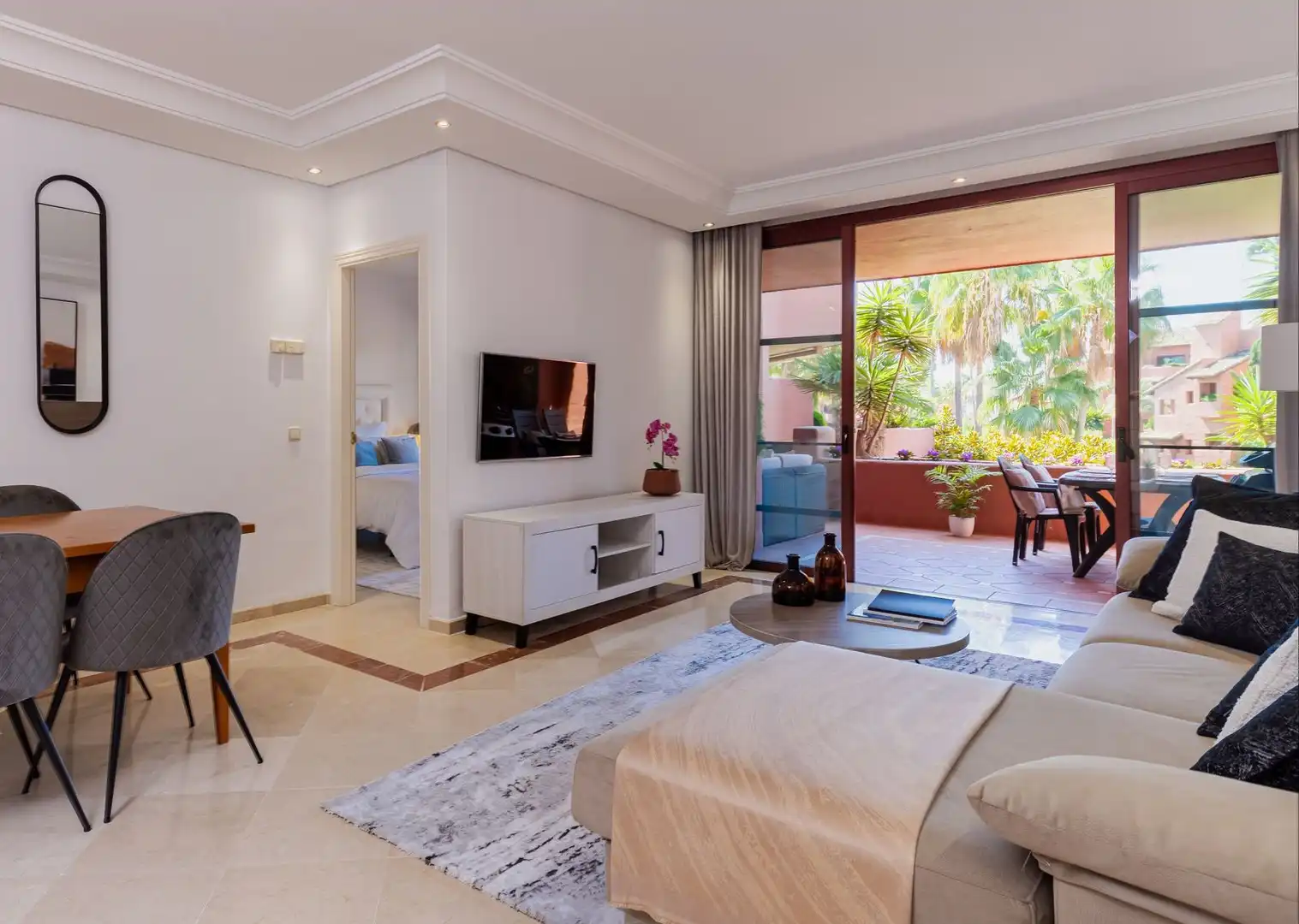 Apartamento con piscina en venta en Estepona Pueblo, imagen 10