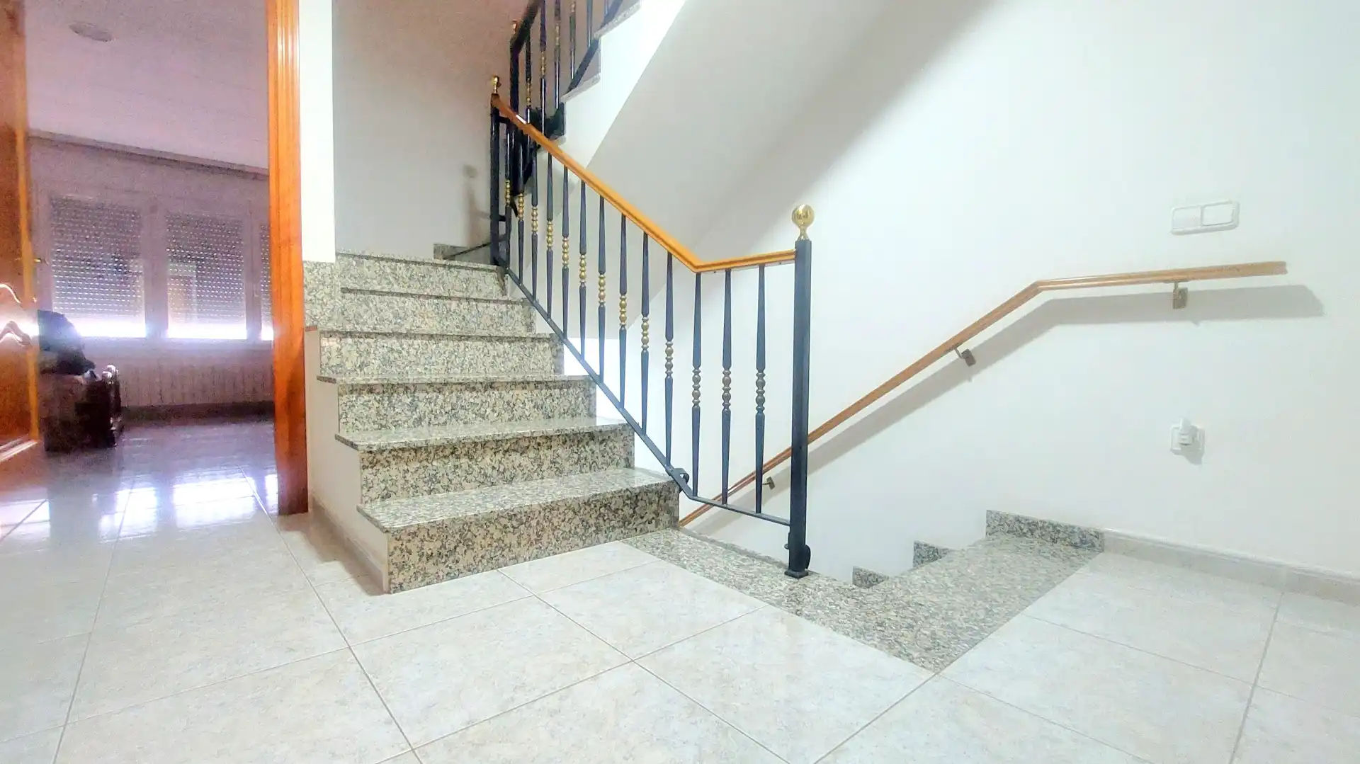 Casa a schiera con terrazza in vendita a Carrer Bisbe Valls, imagen 20