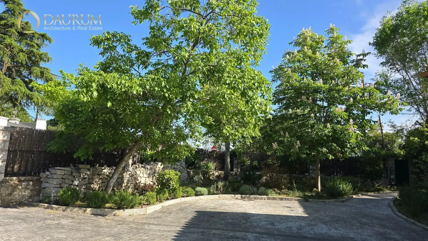 Vista exterior de Casa o chalet en venta en Colmenar Viejo con Calefacción, Terraza y Trastero