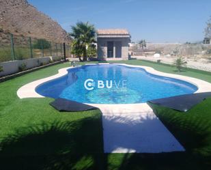 Piscina de Casa o xalet en venda en Cox amb Jardí privat, Piscina i Moblat