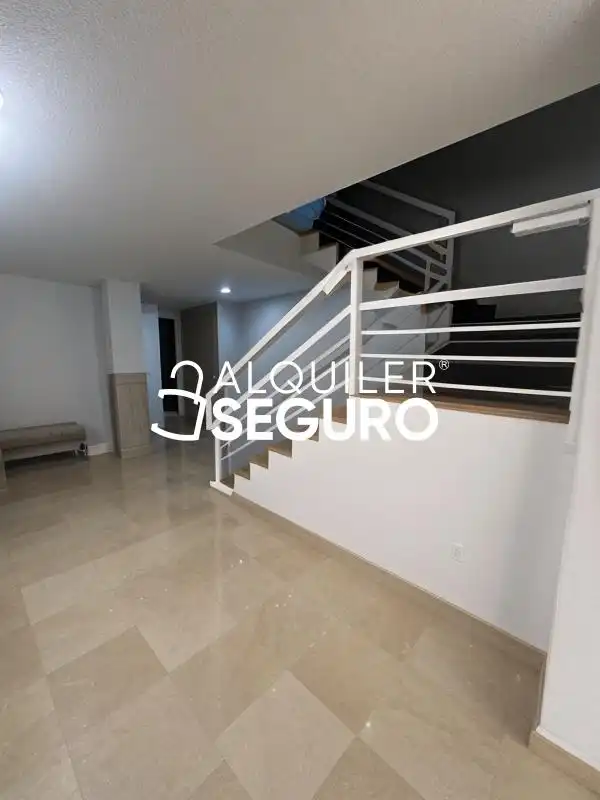 Piso de alquiler en Granada con Terraza y Amueblado