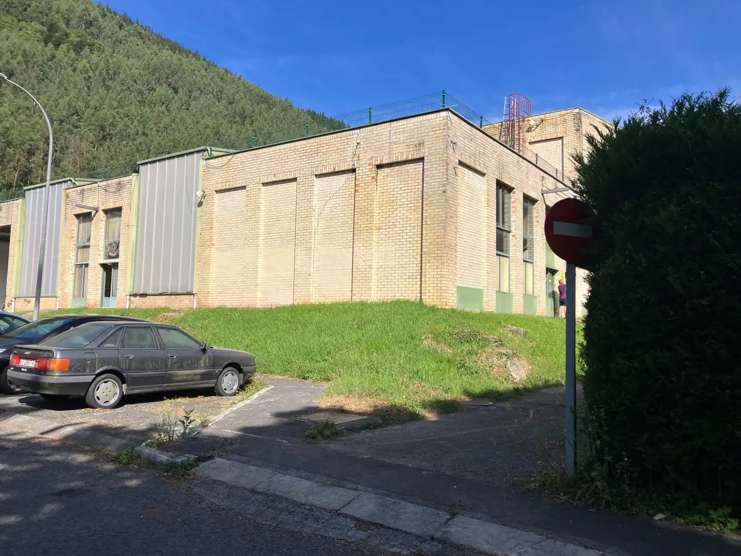 Vista exterior de Nave industrial en venta en Gizaburuaga