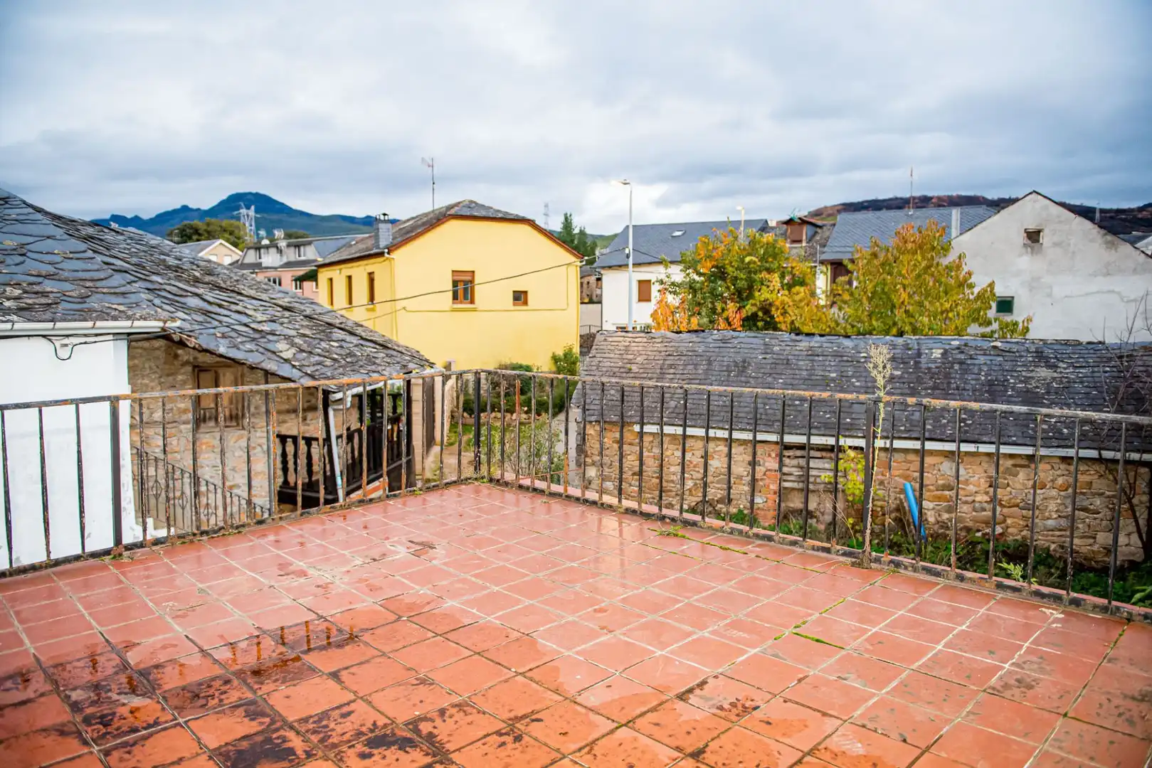 Terrassa de Casa o xalet en venda en Carucedo amb Jardí privat, Terrassa i Moblat
