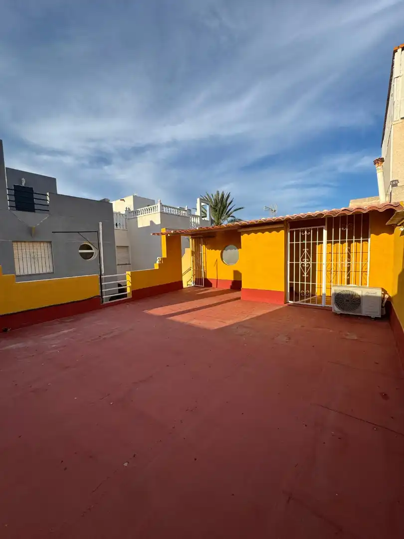 Terrassa de Casa adosada en venda en Torrevieja amb Aire condicionat, Calefacció i Terrassa
