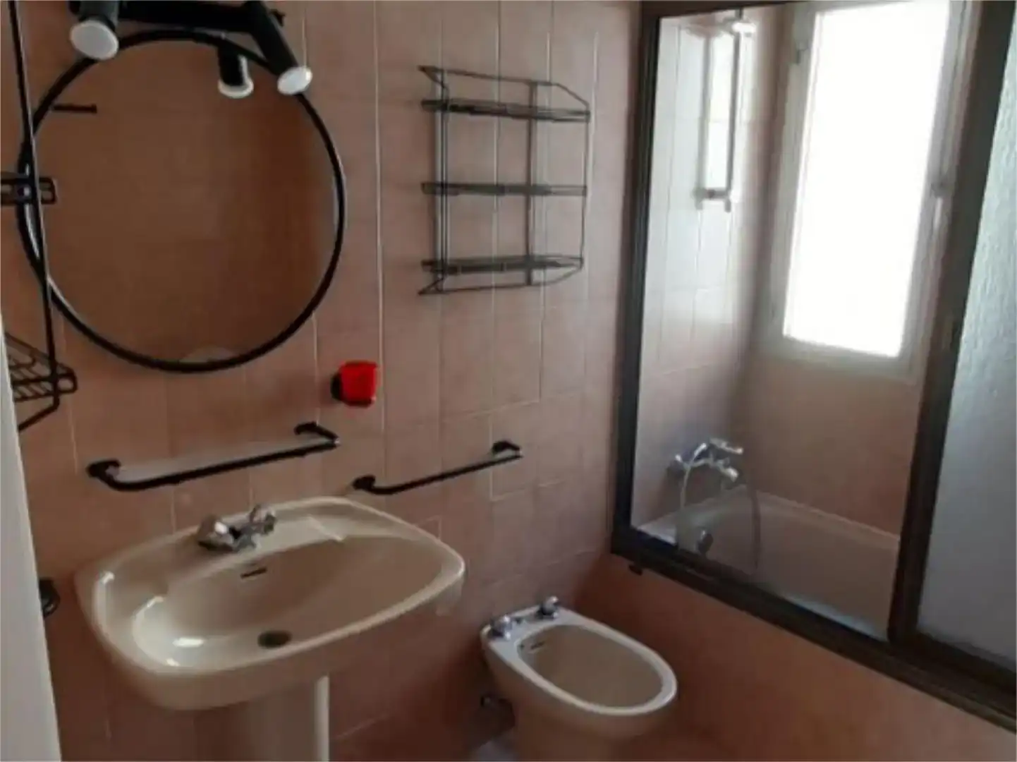 Badezimmer von Wohnung zur Miete in  Madrid Capital