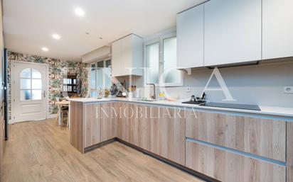 Kitchen of Flat for sale in  Madrid Capital  with Air Conditioner, Heating and Terrace