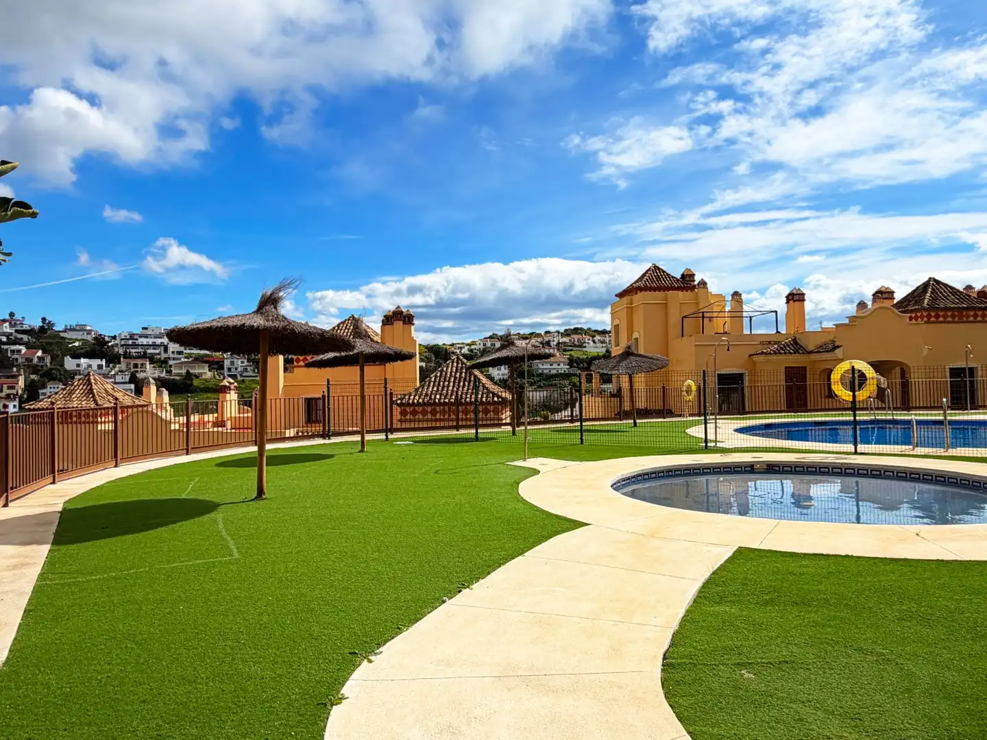 Garten von Wohnung zum Verkauf in Estepona mit Klimaanlage, Terrasse und Abstellraum