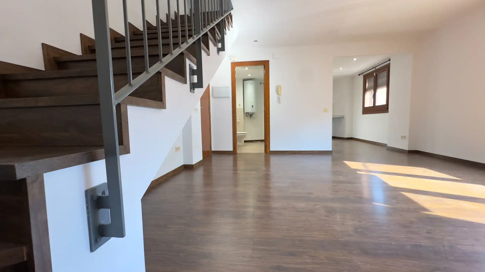 Dúplex en venta en Sant Llorenç Savall con Calefacción, Parquet y Horno