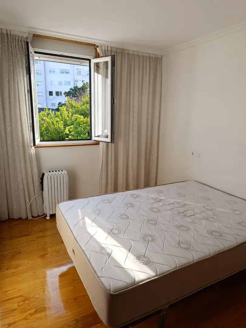 Maisonette zum Verkauf in Calle CASTRON DOURO, Ensanche - Sar