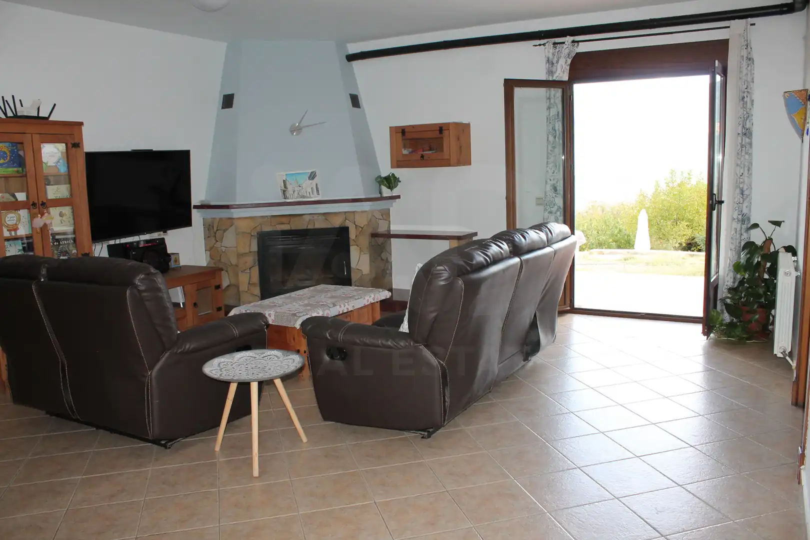 Sala d'estar de Casa o xalet en venda en Cortes de la Frontera amb Aire condicionat, Calefacció i Terrassa