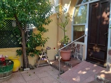 Chalet con balcón en venta en Ensanche - Franciscanos