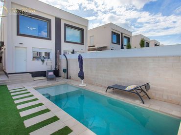 Villa avec piscine à vendre à CALLE VENTURA SELVA GONZALEZ