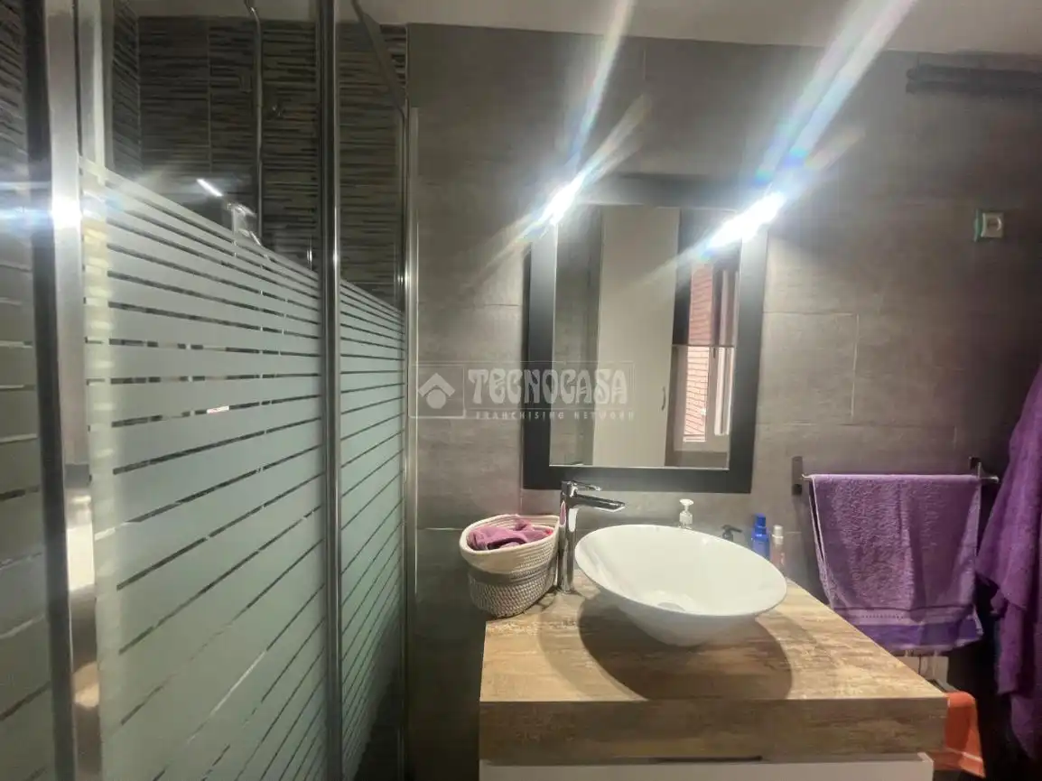 Badezimmer von Wohnung zum Verkauf in Parla mit Heizung