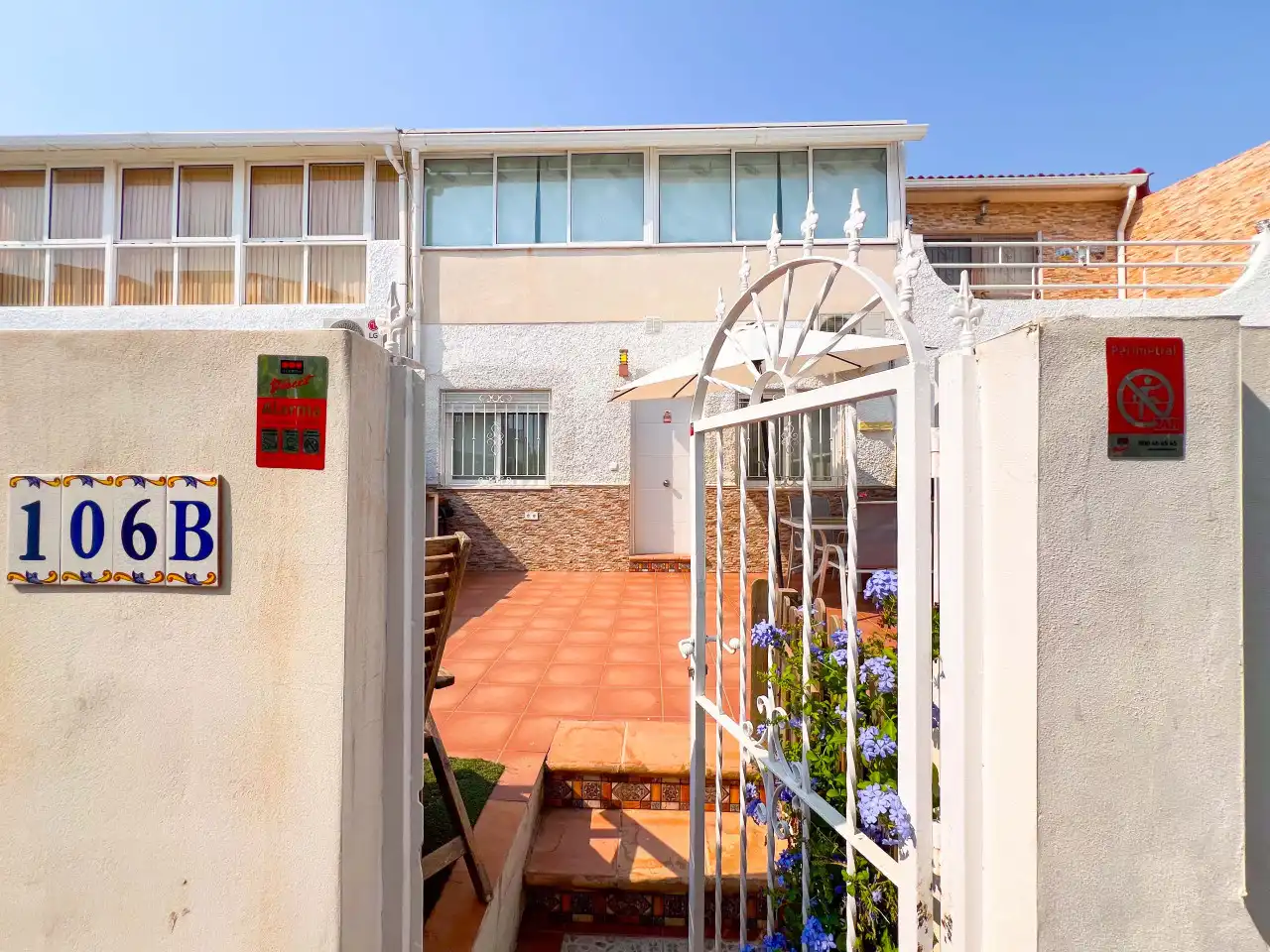 Vista exterior de Casa o xalet en venda en Torrevieja amb Aire condicionat, Calefacció i Terrassa