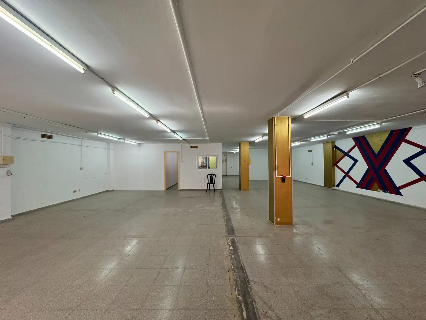 Nau industrial amb ascensor en venda a Centre - Sant Josep - Sanfeliu