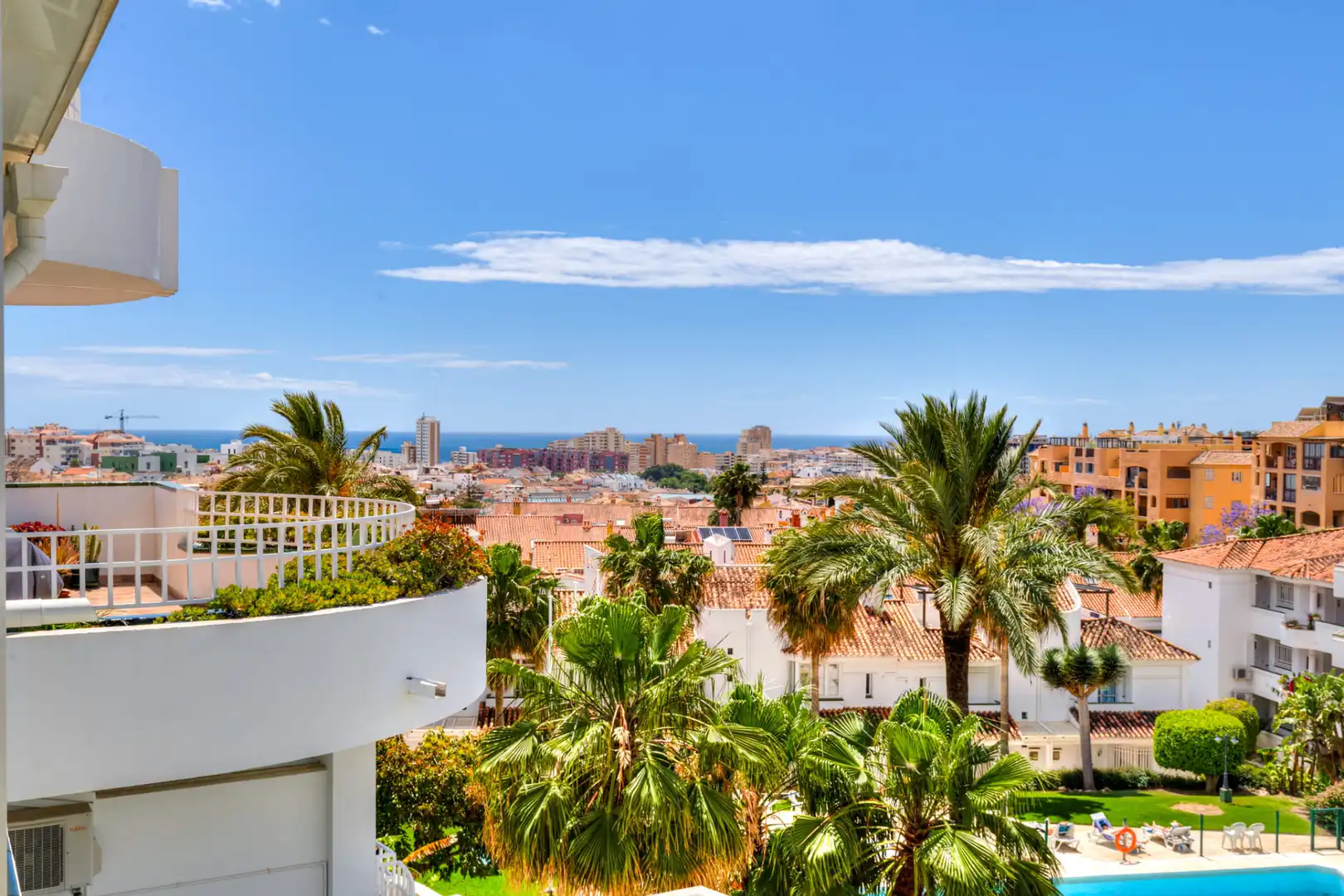 Vista exterior de Apartament en venda en Fuengirola amb Terrassa, Moblat i Internet
