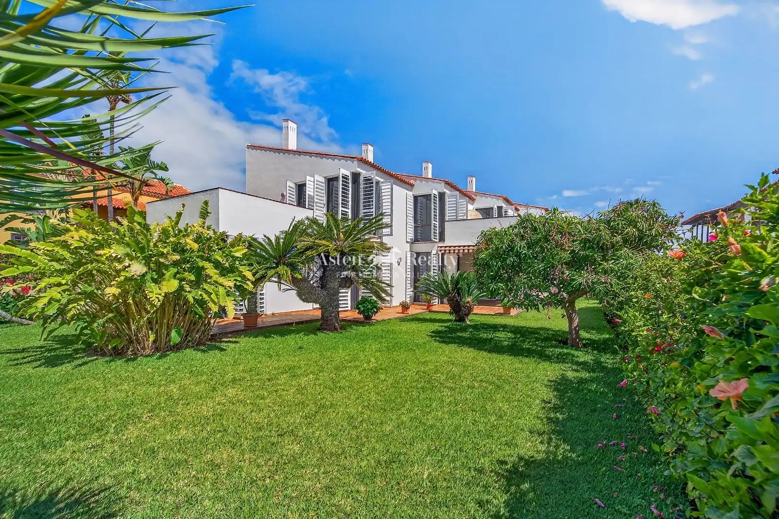 Vista exterior de Casa o xalet en venda en Puerto de la Cruz amb Jardí privat, Terrassa i Traster