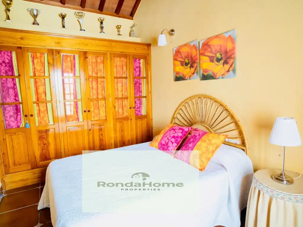 Country homes for sale in Villamartín