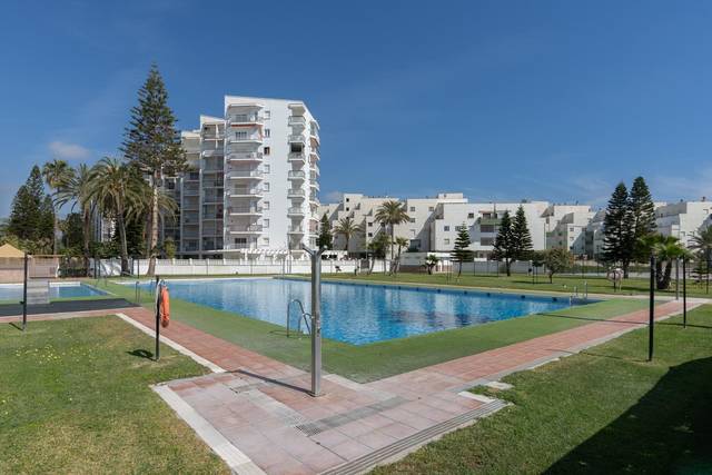 Piso en Venta en Paseo maritimo. salomar en Salobreña Costa