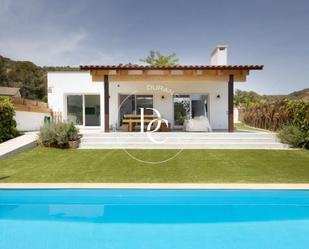 Vista exterior de Casa o xalet de lloguer en Sant Pere de Ribes amb Aire condicionat, Calefacció i Jardí privat