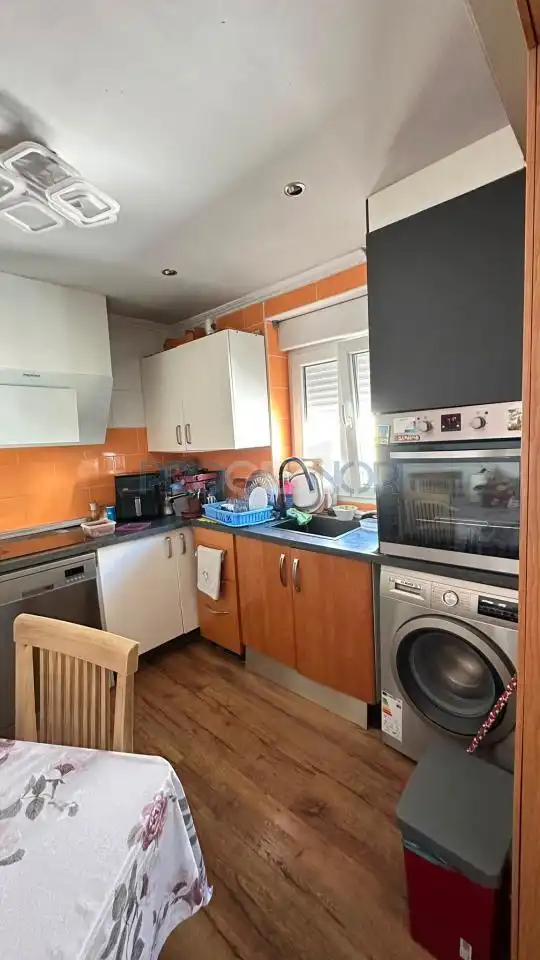 Küche von Wohnung zum Verkauf in León Capital  mit Heizung, Terrasse und Möbliert