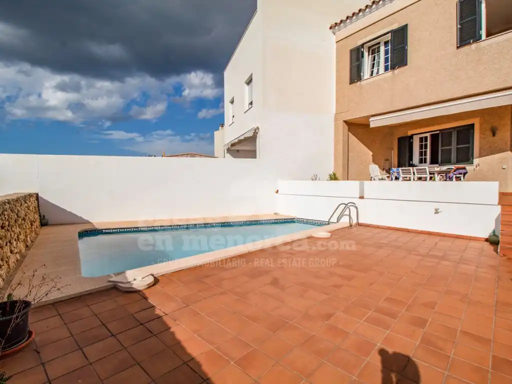 Piscina de Casa o xalet en venda en Maó - Mahón amb Jardí privat, Terrassa i Piscina
