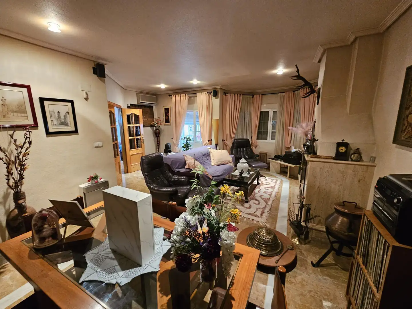 Casa adosada en venta en El Pinós / Pinoso