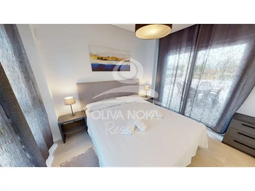 Dormitori de Apartament en venda en Oliva amb Terrassa, Piscina i Piscina comunitària