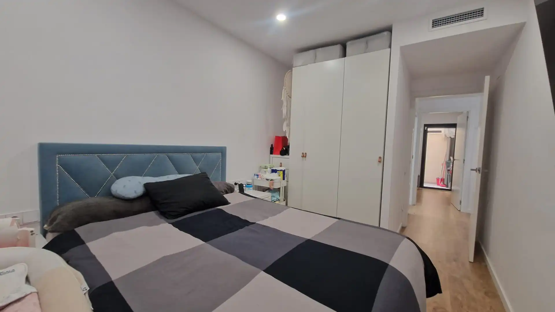 Schlafzimmer von Wohnung zum Verkauf in Sant Boi de Llobregat mit Klimaanlage, Heizung und Abstellraum