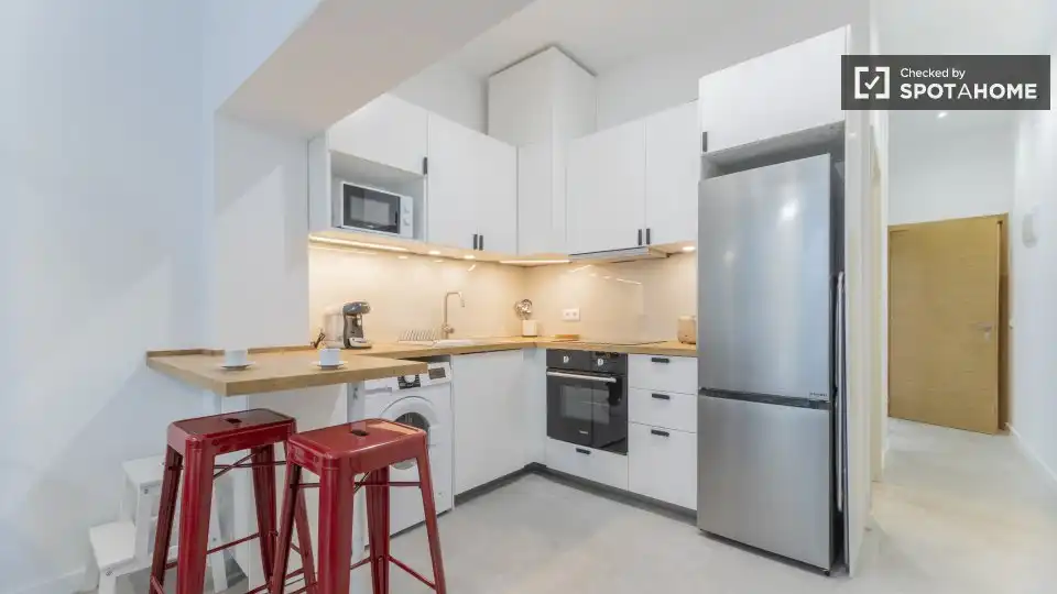 Kitchen of Flat for rent in Valencia  with Air Conditioner, Heating and Furnished