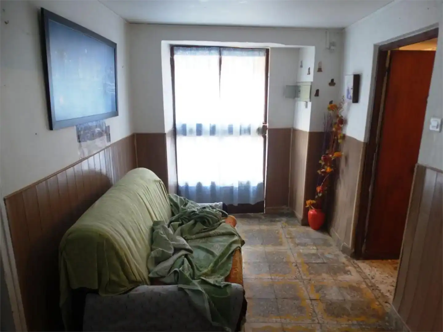 Sala d'estar de Casa adosada en venda en Villasabariego amb Traster i Moblat