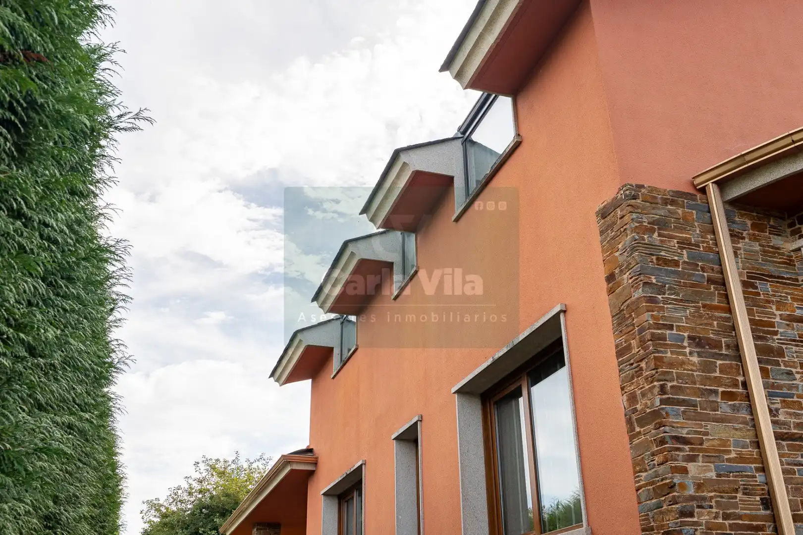 Vista exterior de Casa o chalet en venta en Lugo con Calefacción, Jardín privado y Parquet