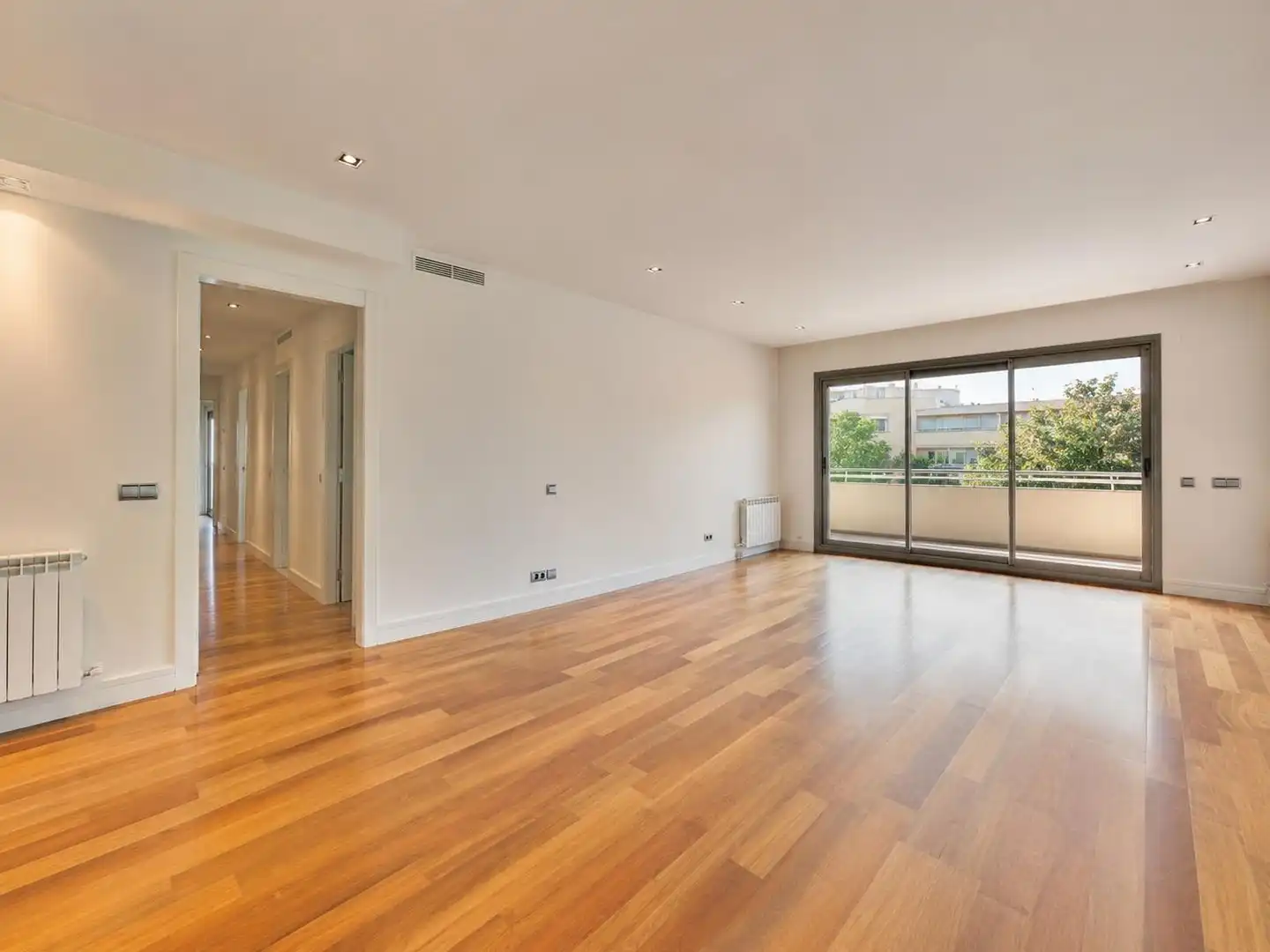 Vista exterior de Apartament en venda en Barcelona amb Aire condicionat, Calefacció i Balcó