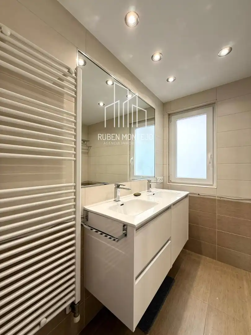 Bathroom of Flat for rent in Terradillos  with Air Conditioner, Heating and Terrace