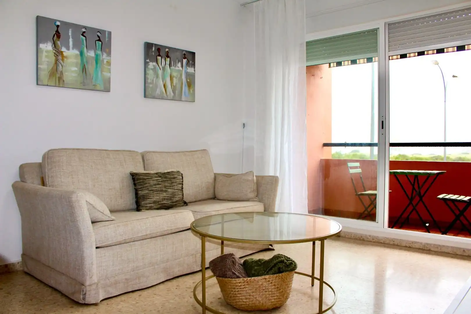 Sala de estar de Apartamento de alquiler en Algeciras con Piscina comunitaria