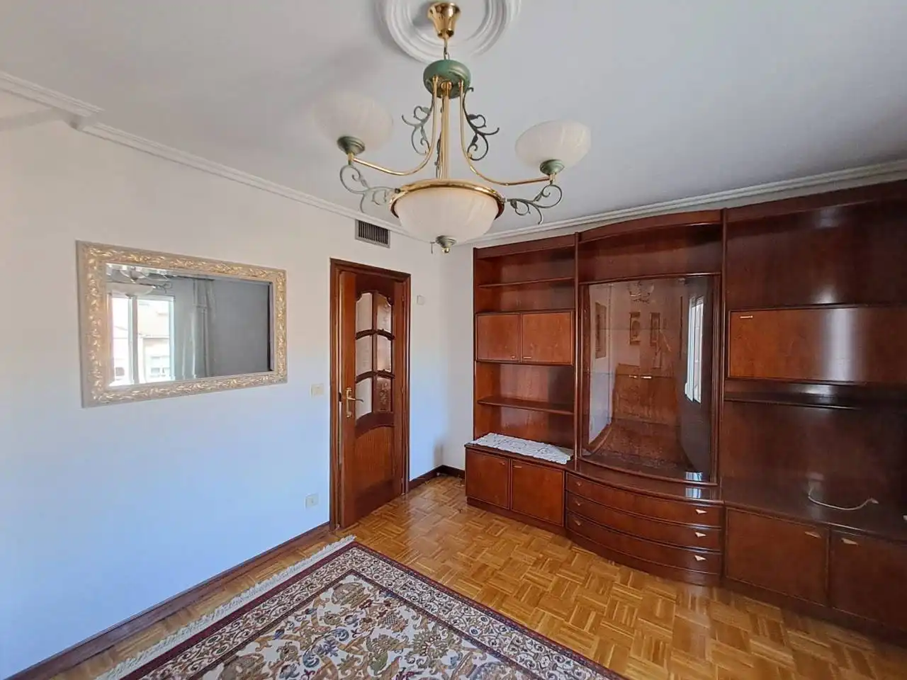 Sala d'estar de Pis en venda en Burgos amb Calefacció, Jardí privat i Parquet