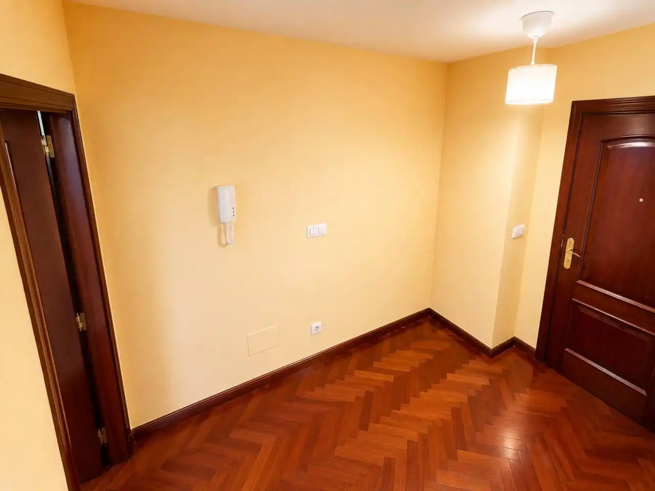 Schlafzimmer von Maisonette zum Verkauf in Miño mit Abstellraum