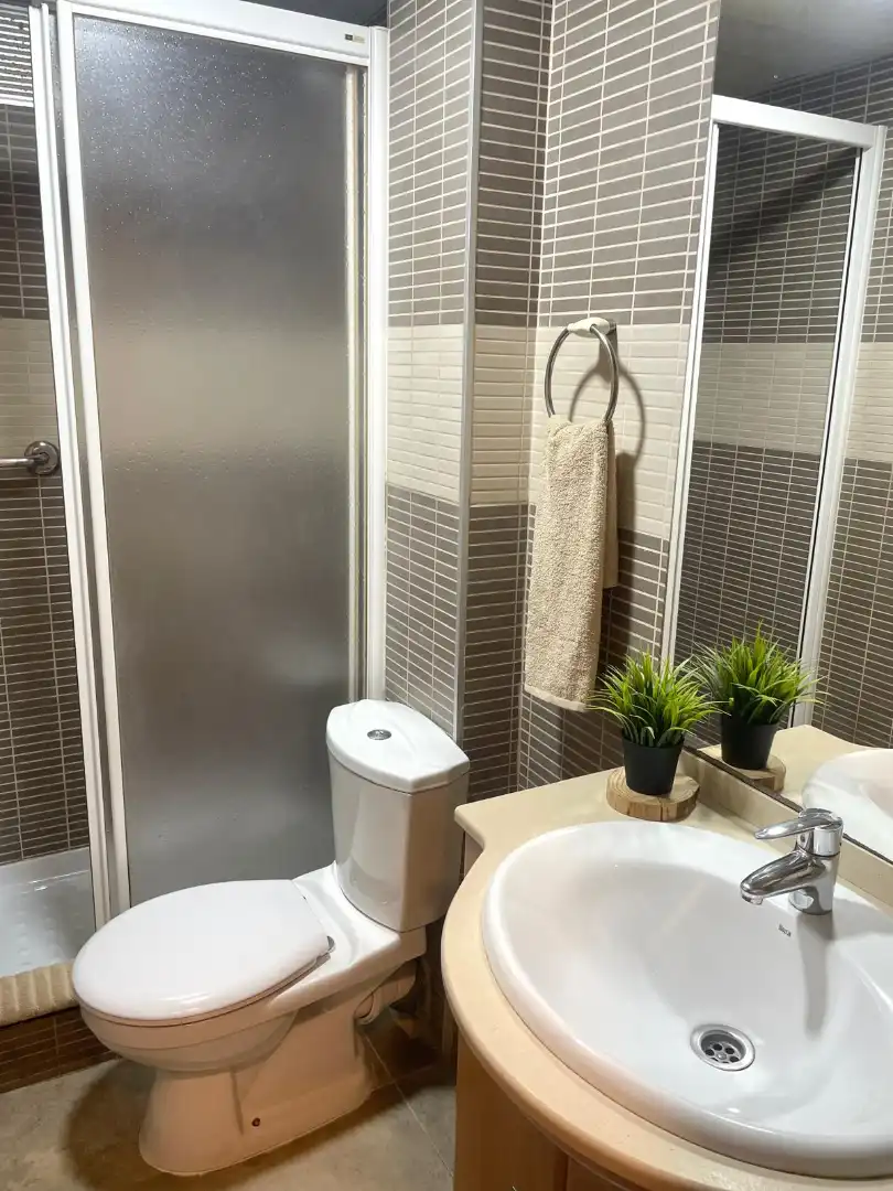 Baño de Piso de alquiler en Rubí con Calefacción, Amueblado y Horno
