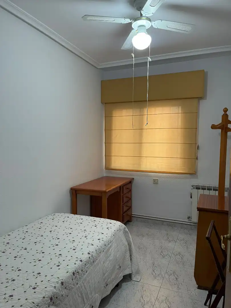 Habitación de Piso en venta en Miralvalle - Av. Virgen del Puerto - La Data 
