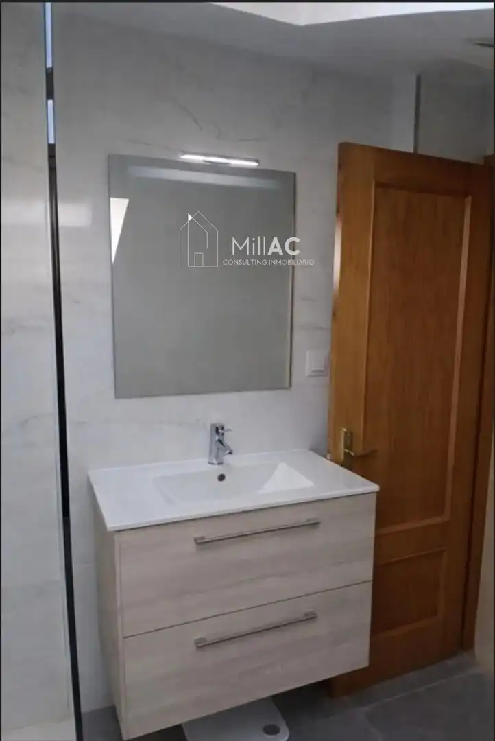 Badezimmer von Maisonette zur Miete in Alcalá de Henares mit Klimaanlage, Heizung und Möbliert