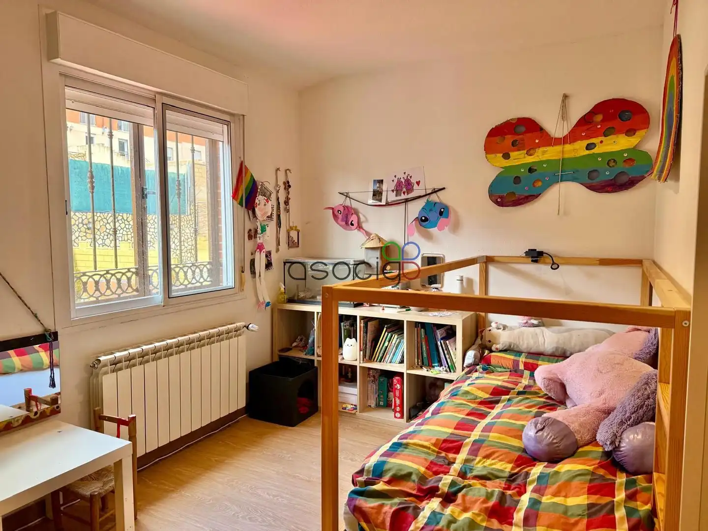 Habitación de Casa adosada en venta en Chiloeches con Calefacción y Jardín privado