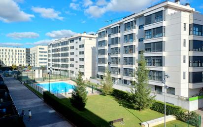 Swimming pool of Apartment for sale in Burgos Capital